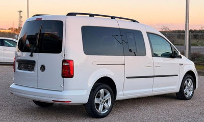 Volkswagen Caddy 2.0 TDI 102 CV DSG Maxi (4)