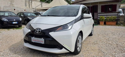 Toyota Aygo 1.0 VVT-i 69 CV 5 porte x-play (2)