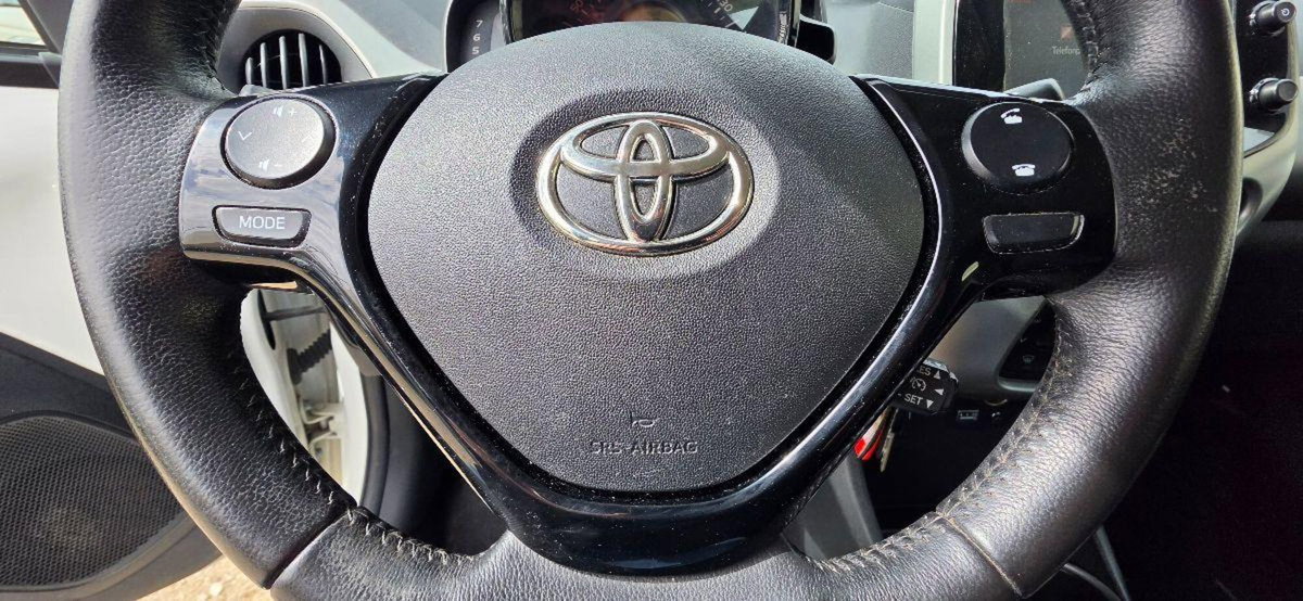 Toyota Aygo 1.0 VVT-i 69 CV 5 porte x-play (20)
