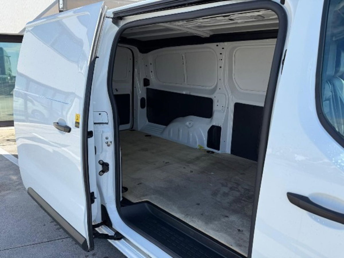 Opel Vivaro Furgone 2.0 Diesel 120CV S&S PC-TN S Furgone Enjoy (13)