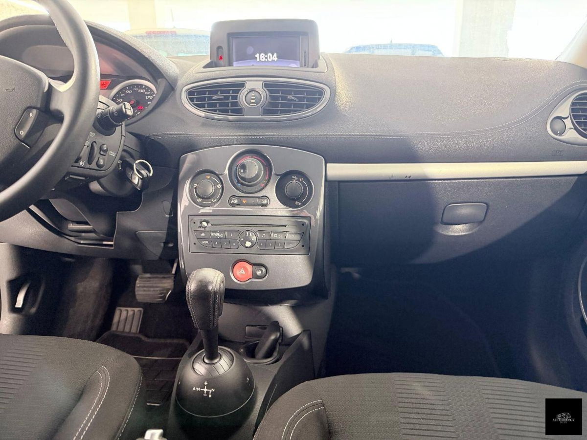 Renault Clio 1.2 16V 5 porte Dynamique (10)