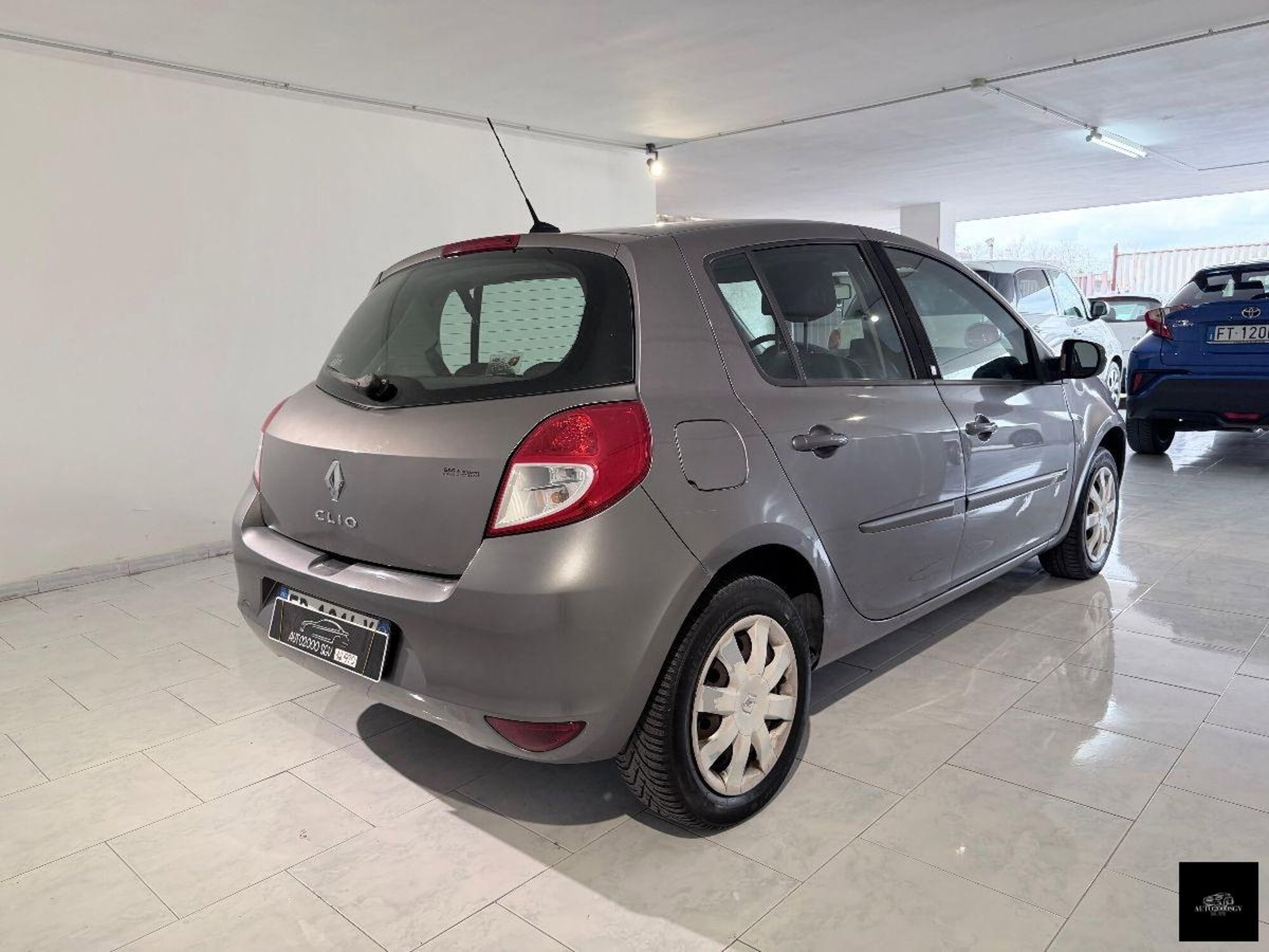 Renault Clio 1.2 16V 5 porte Dynamique (4)