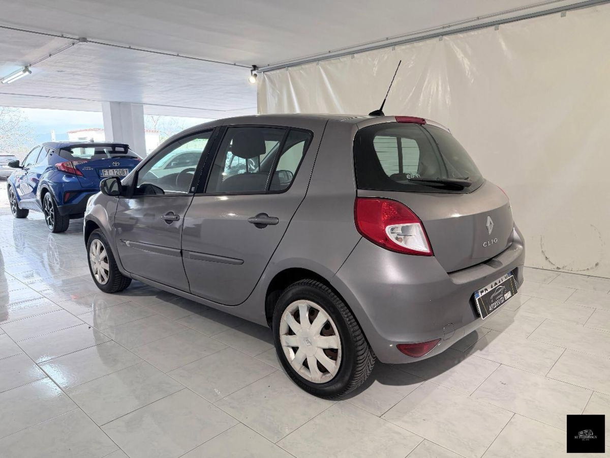 Renault Clio 1.2 16V 5 porte Dynamique (5)