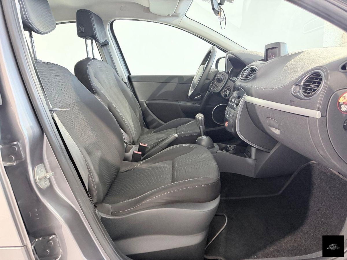 Renault Clio 1.2 16V 5 porte Dynamique (6)