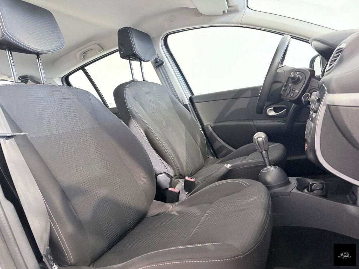 Renault Clio 1.2 16V 5 porte Dynamique (7)