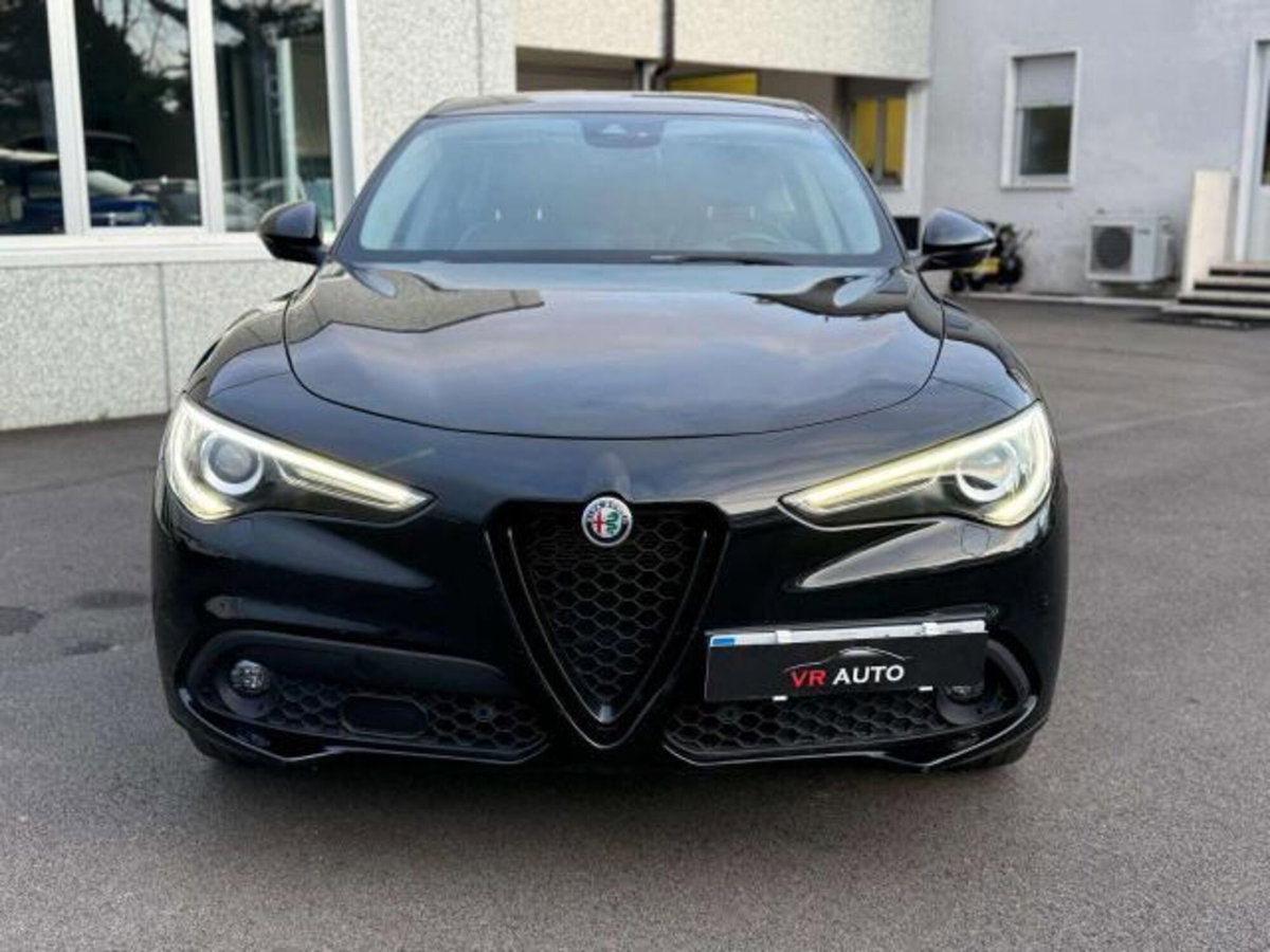 Alfa Romeo Stelvio 2.2 t Sprint Q4 210cv auto (2)