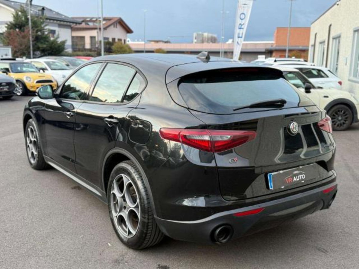 Alfa Romeo Stelvio 2.2 t Sprint Q4 210cv auto (4)