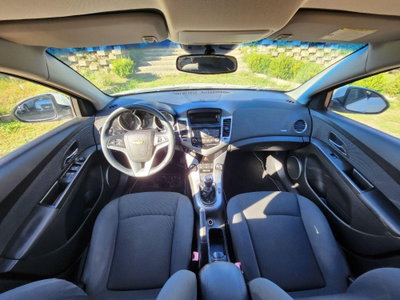 Chevrolet Cruze 1.8 5 porte LT GPL (10)
