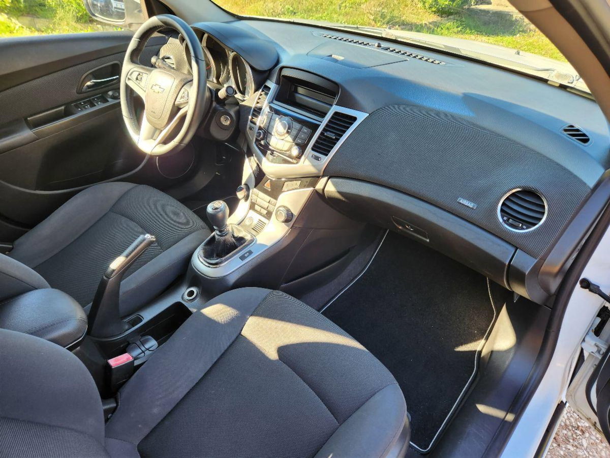 Chevrolet Cruze 1.8 5 porte LT GPL (14)