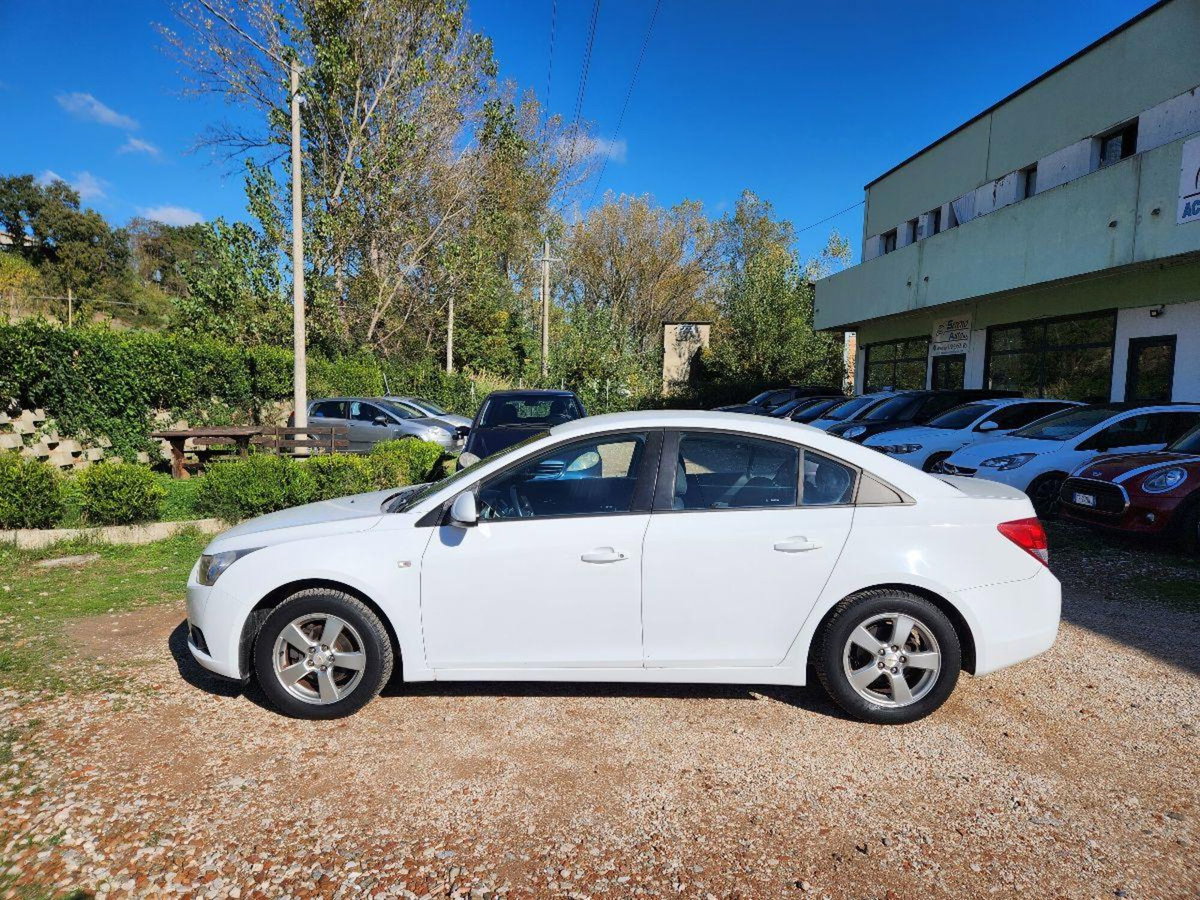 Chevrolet Cruze 1.8 5 porte LT GPL (2)