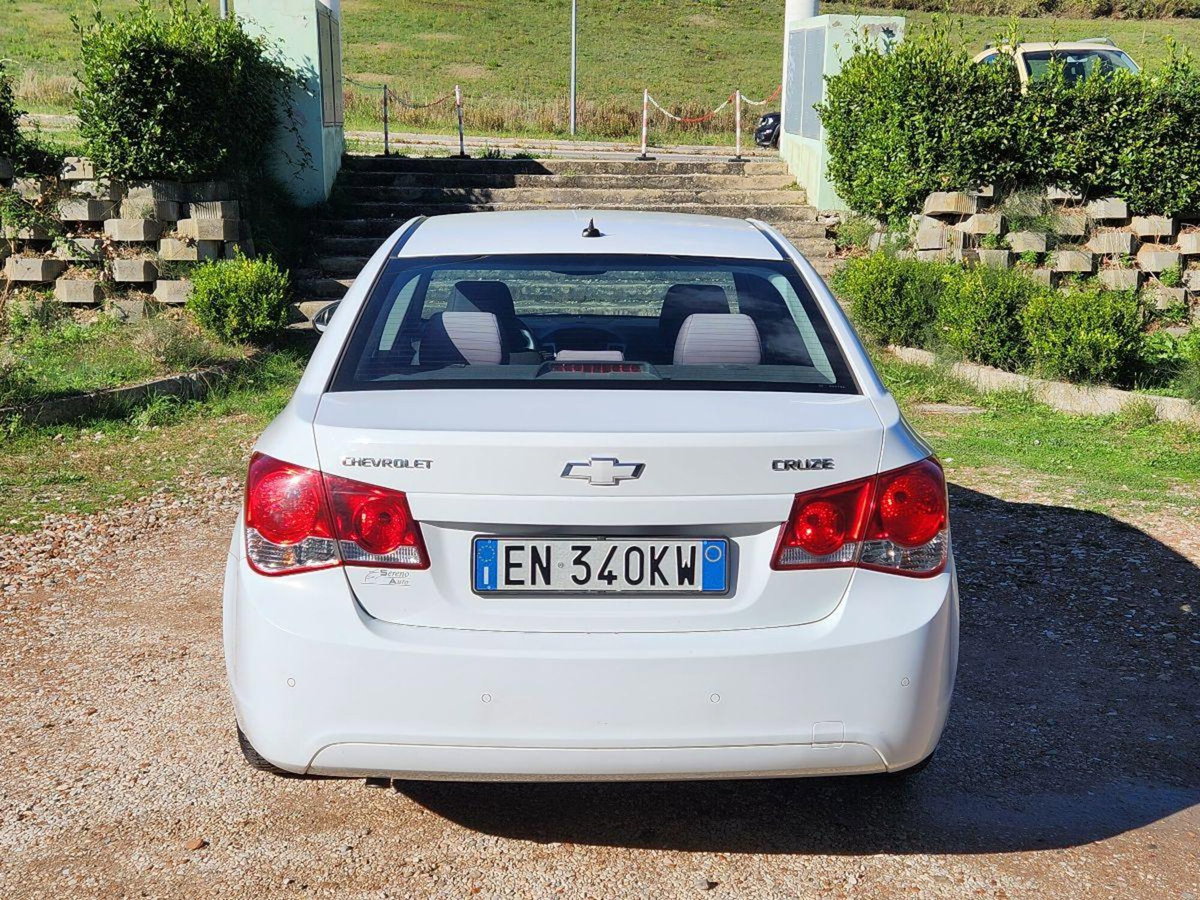 Chevrolet Cruze 1.8 5 porte LT GPL (5)