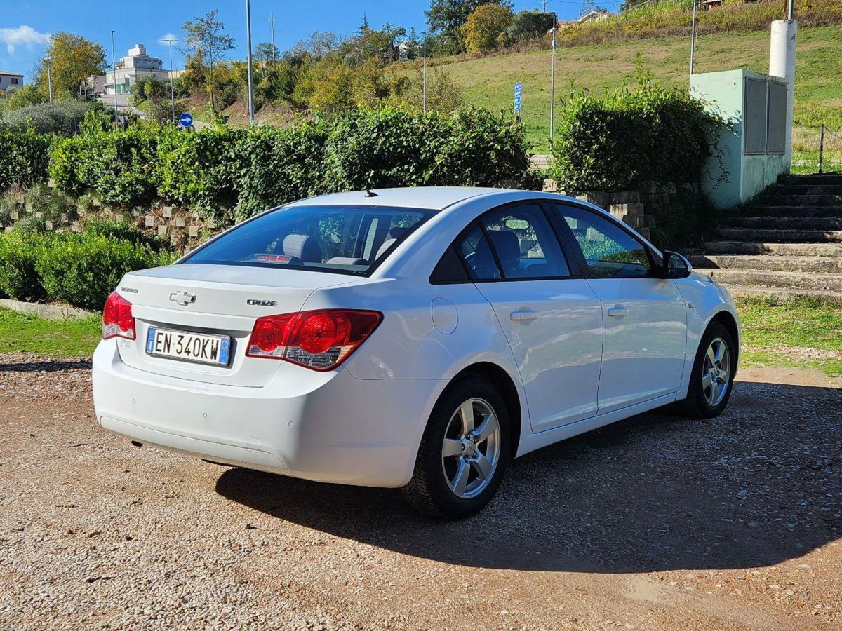 Chevrolet Cruze 1.8 5 porte LT GPL (6)