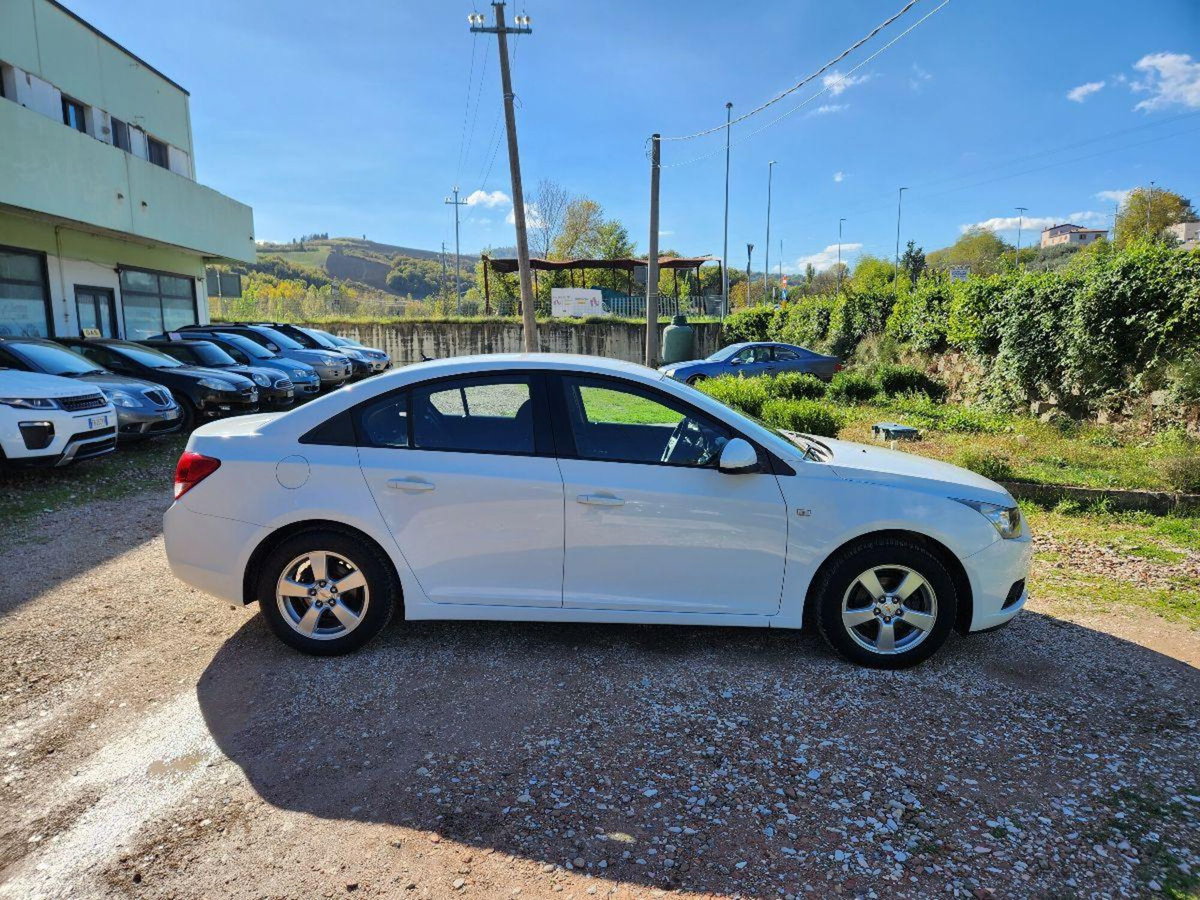 Chevrolet Cruze 1.8 5 porte LT GPL (7)