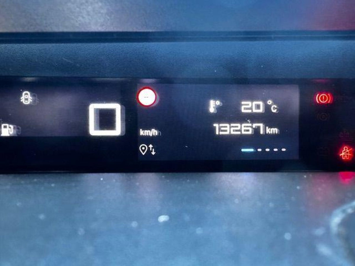 Citroen C3 1.2 puretech turbo Max 100cv s&s (12)