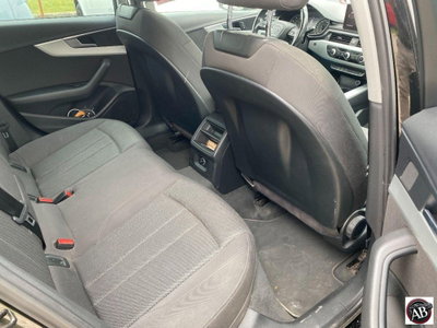 Audi A4 Avant 2.0 TDI 150 CV ultra (18)