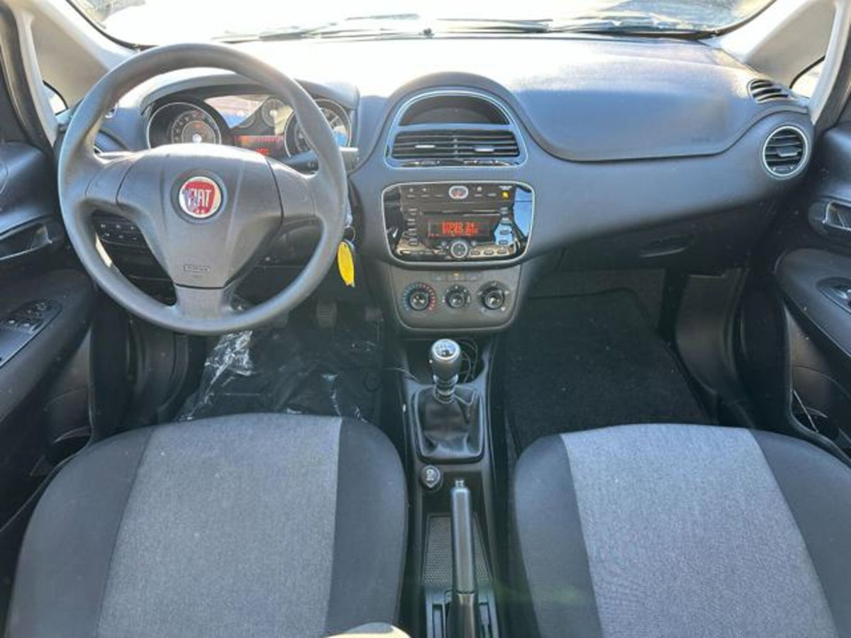 Fiat Punto 1.4 8V 5 porte Easypower Street (13)