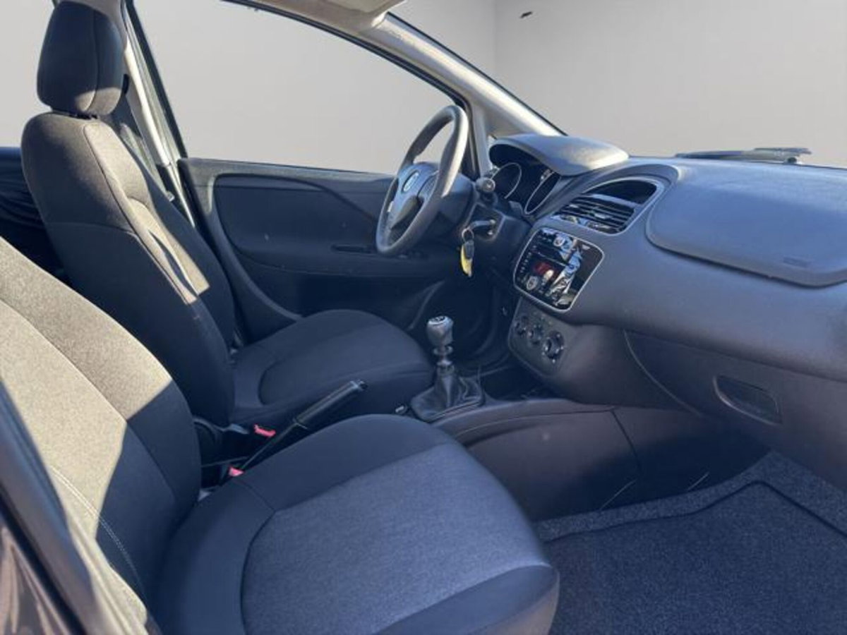 Fiat Punto 1.4 8V 5 porte Easypower Street (16)