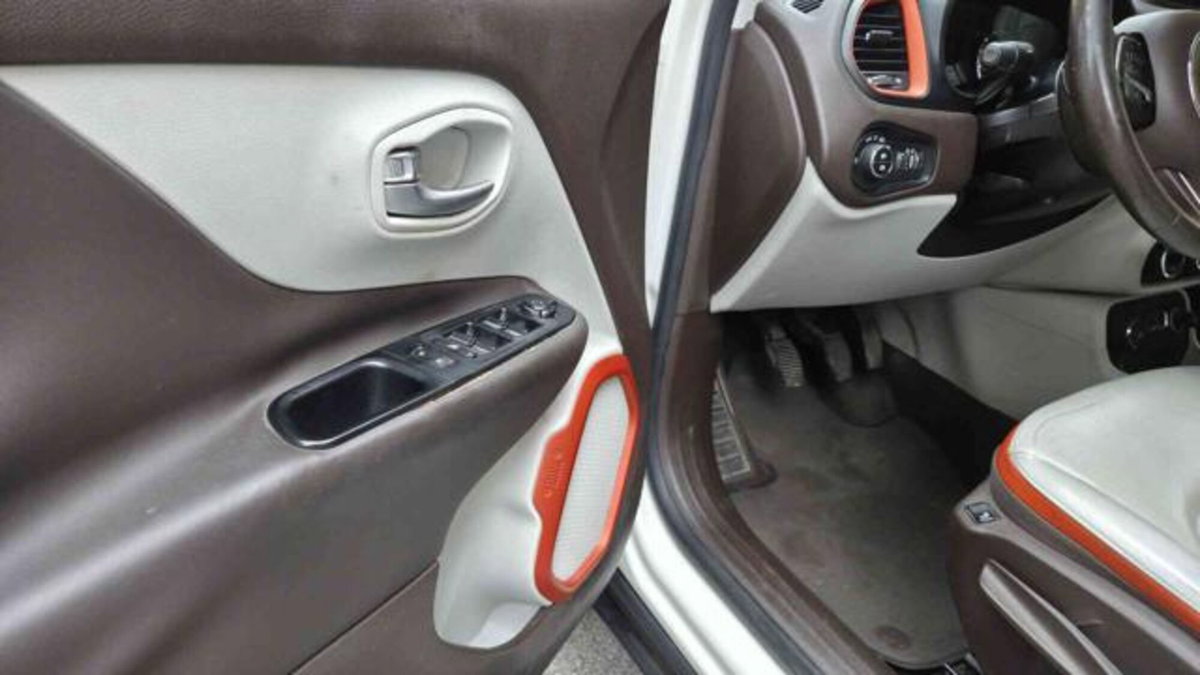 Jeep Renegade 2.0 Mjt 140CV 4WD Active Drive Limited (11)