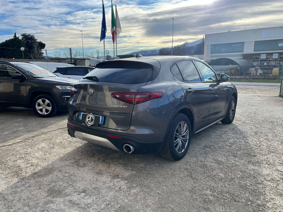 Alfa Romeo Stelvio Stelvio 2.2 Turbodiesel 190 CV AT8 Q4 Business (4)