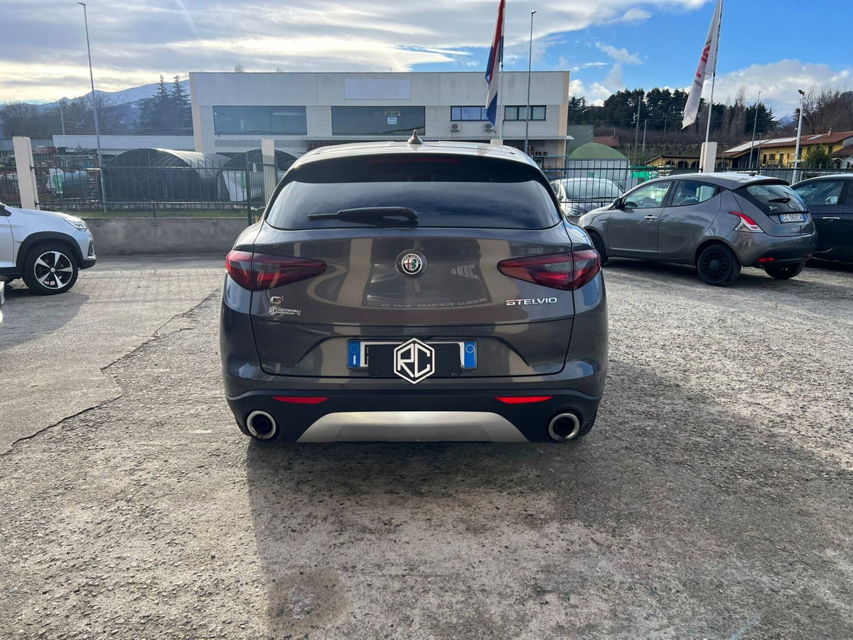 Alfa Romeo Stelvio Stelvio 2.2 Turbodiesel 190 CV AT8 Q4 Business (5)