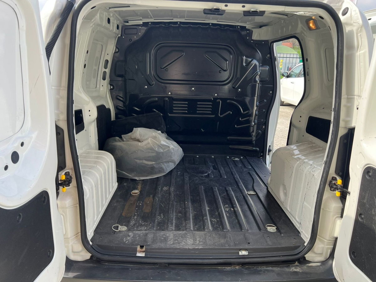 Fiat Fiorino Furgone cargo 1.3 mjt 95cv SX (14)