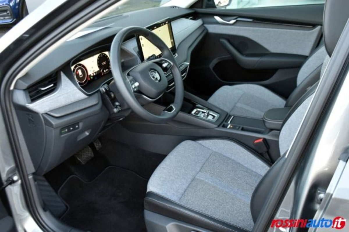 Skoda Octavia Station Wagon 2.0 tdi Style 150cv dsg (11)