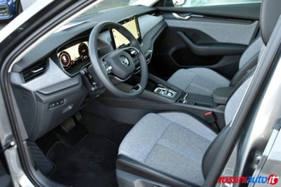 Skoda Octavia Station Wagon 2.0 tdi Style 150cv dsg (11)