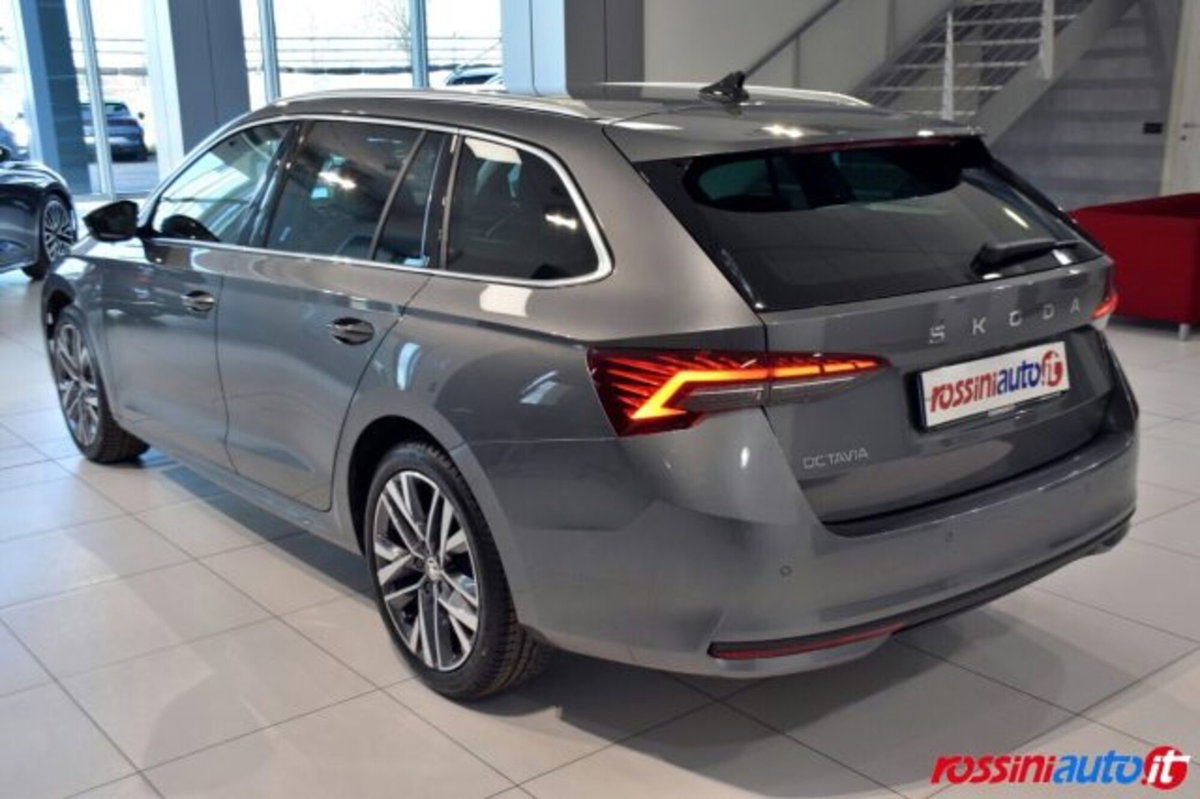 Skoda Octavia Station Wagon 2.0 tdi Style 150cv dsg (3)