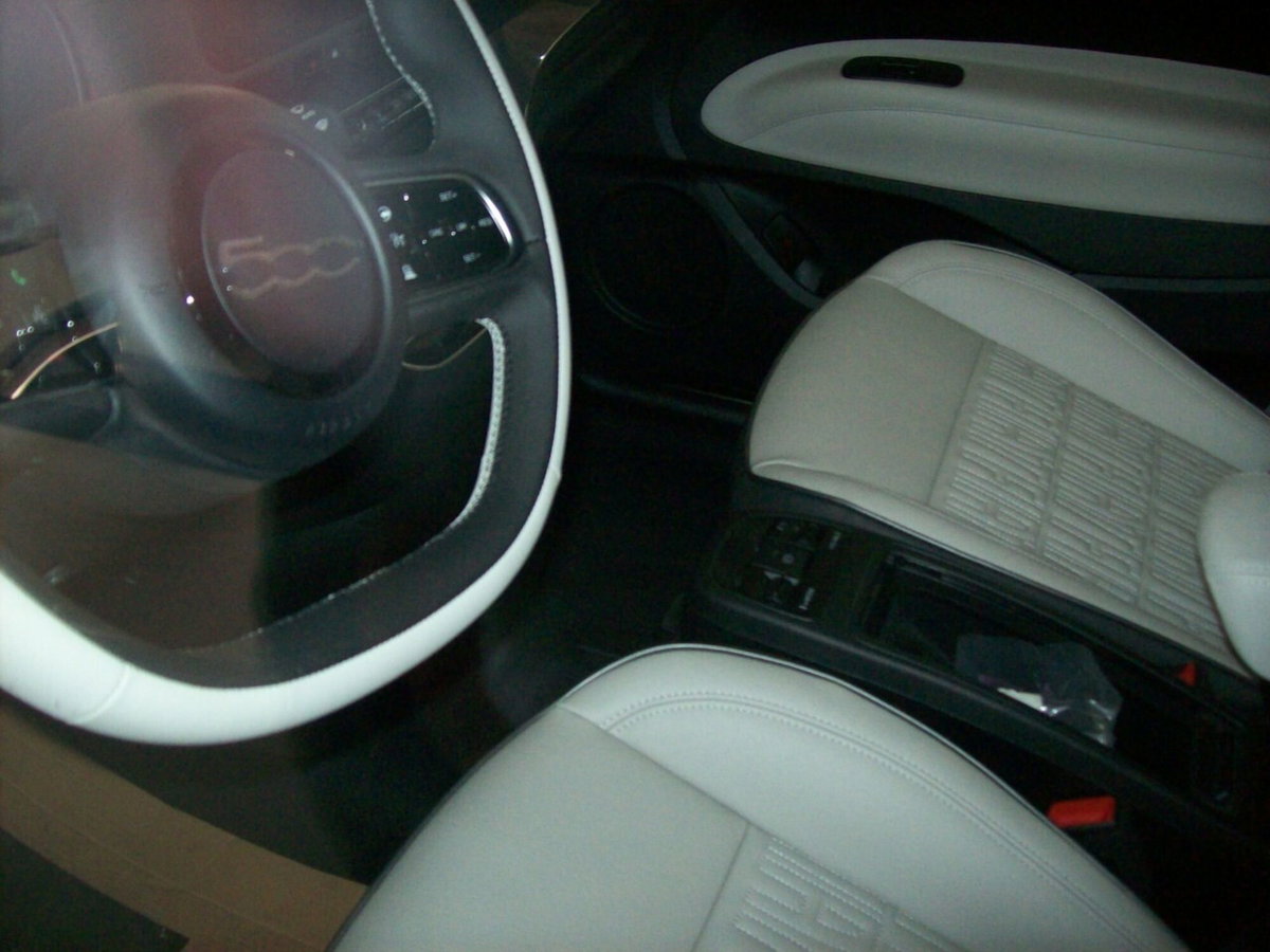 Fiat 500 Cabrio La Prima Cabrio 42 kWh (5)