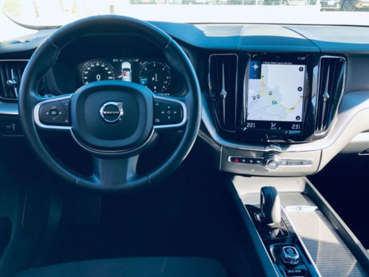 Volvo XC60 B4 (d) AWD Geartronic Momentum Pro (12)