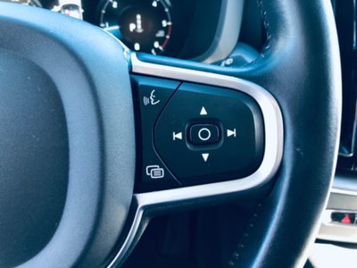 Volvo XC60 B4 (d) AWD Geartronic Momentum Pro (16)