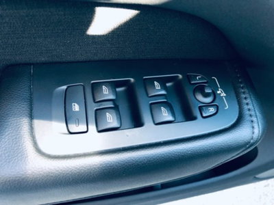 Volvo XC60 B4 (d) AWD Geartronic Momentum Pro (20)
