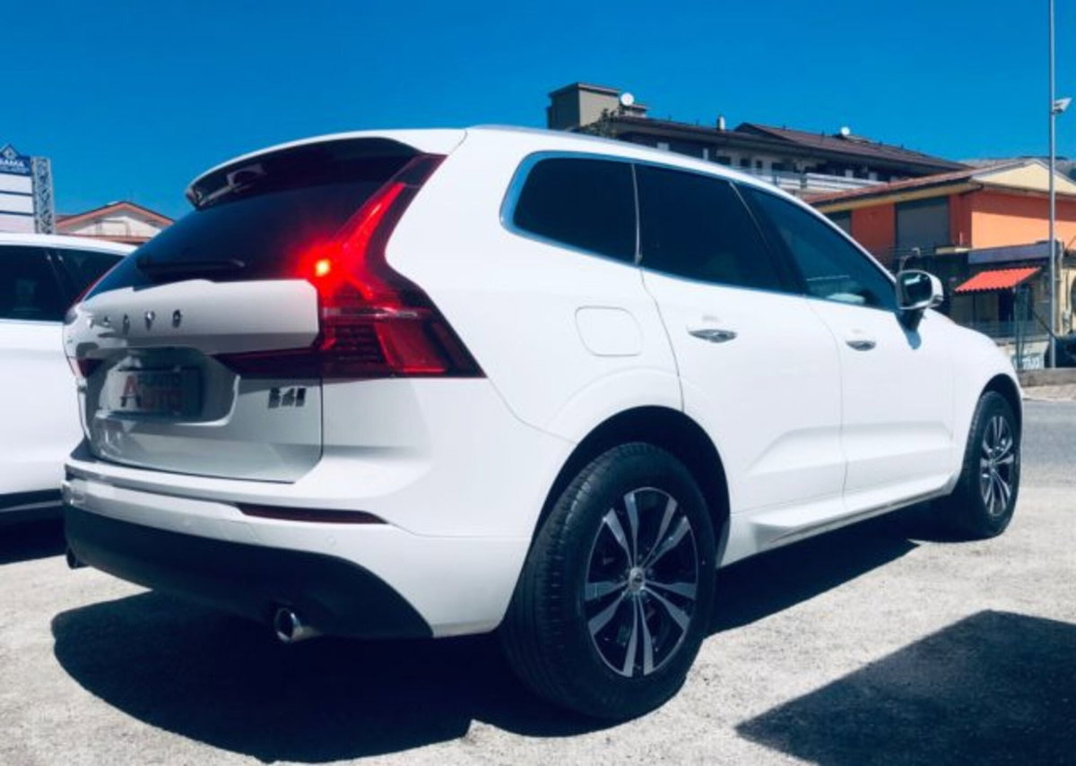 Volvo XC60 B4 (d) AWD Geartronic Momentum Pro (3)