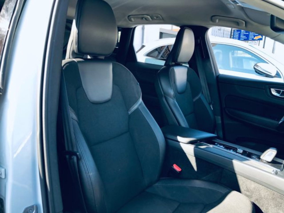 Volvo XC60 B4 (d) AWD Geartronic Momentum Pro (7)