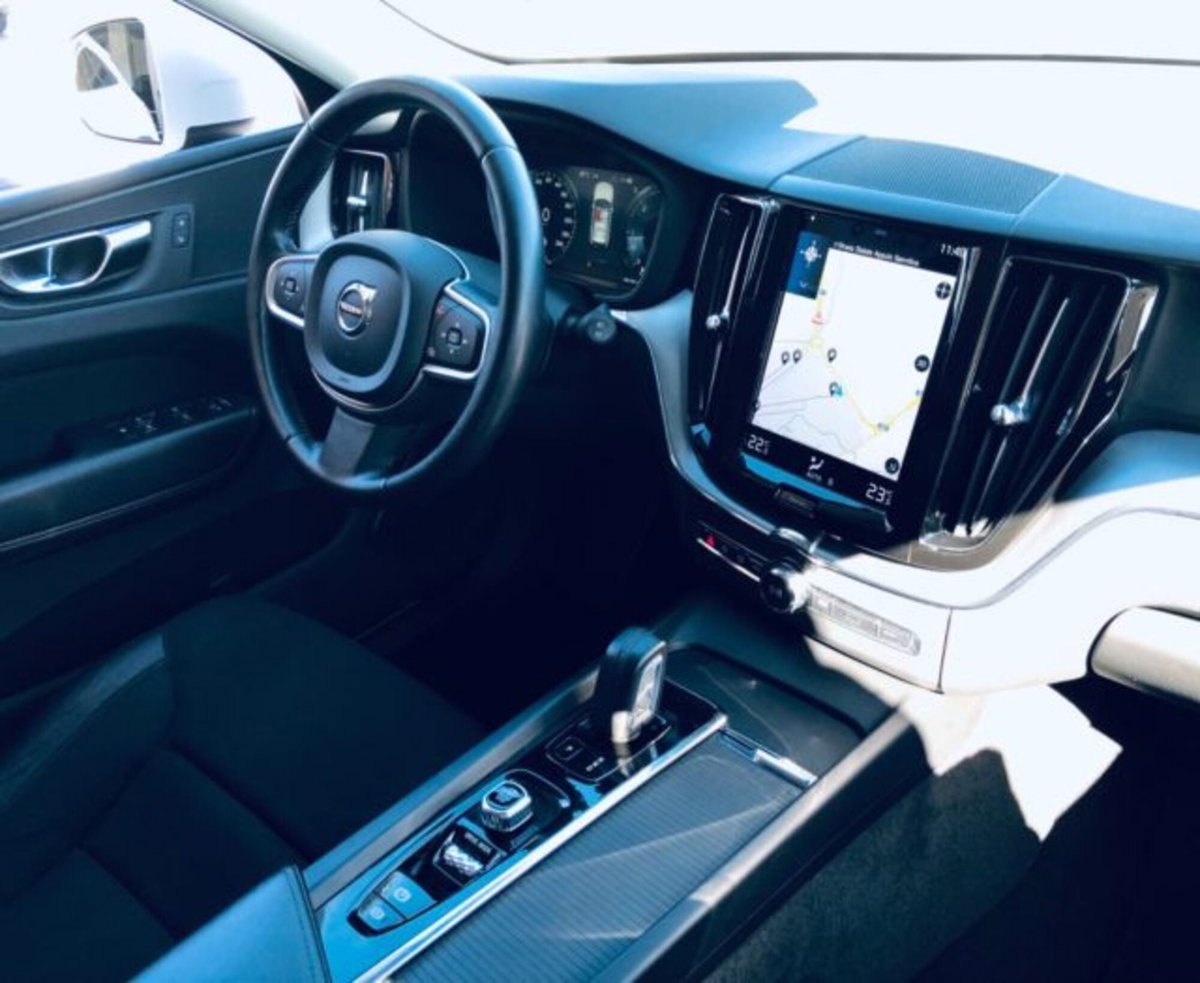 Volvo XC60 B4 (d) AWD Geartronic Momentum Pro (8)