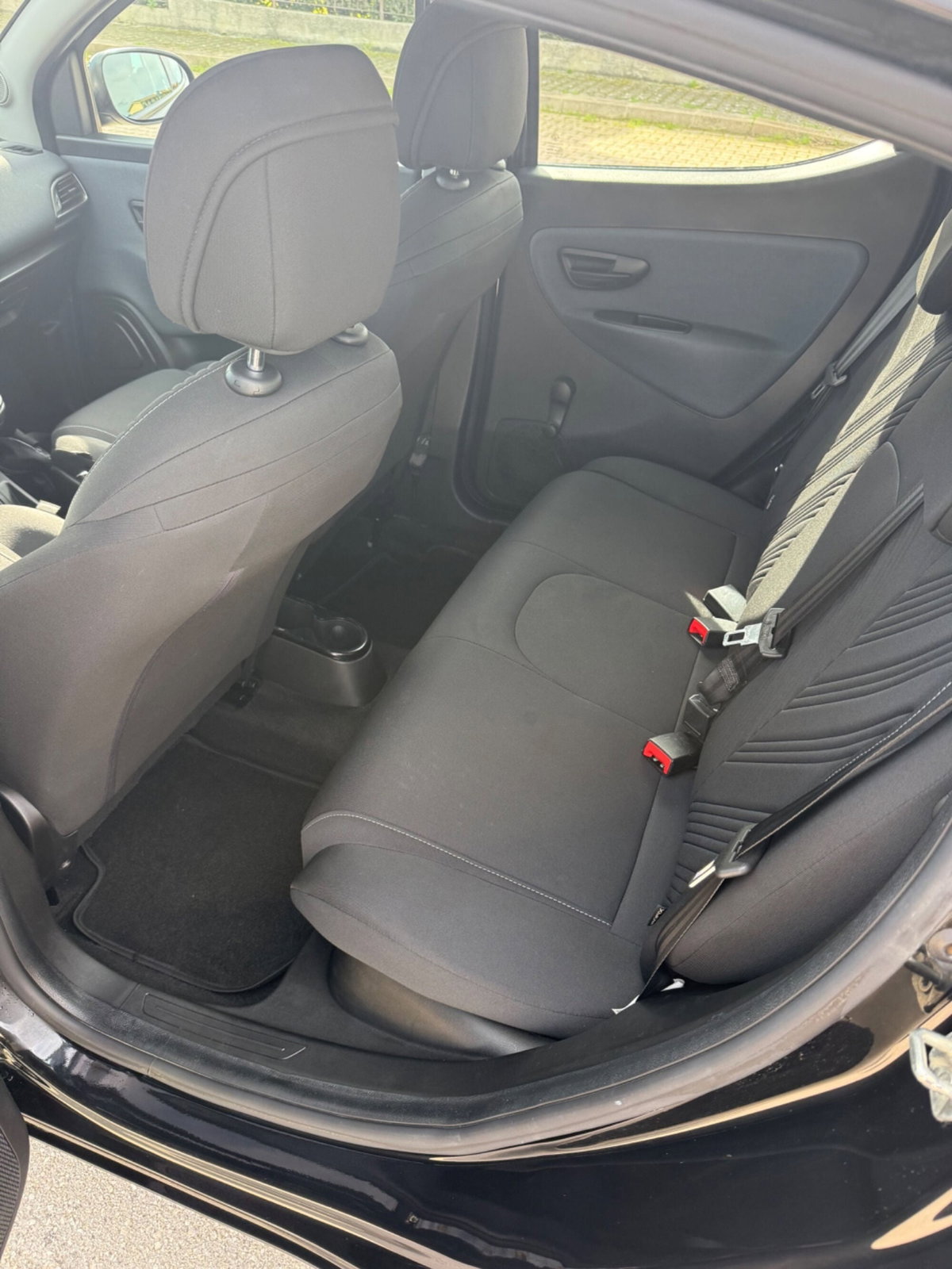 Lancia Ypsilon 1.0 FireFly 5 porte S&S Hybrid Ecochic Silver (10)