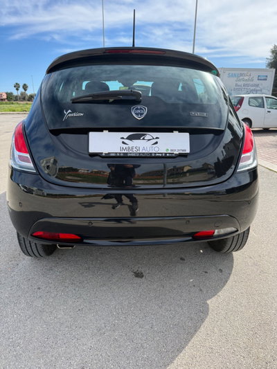 Lancia Ypsilon 1.0 FireFly 5 porte S&S Hybrid Ecochic Silver (5)