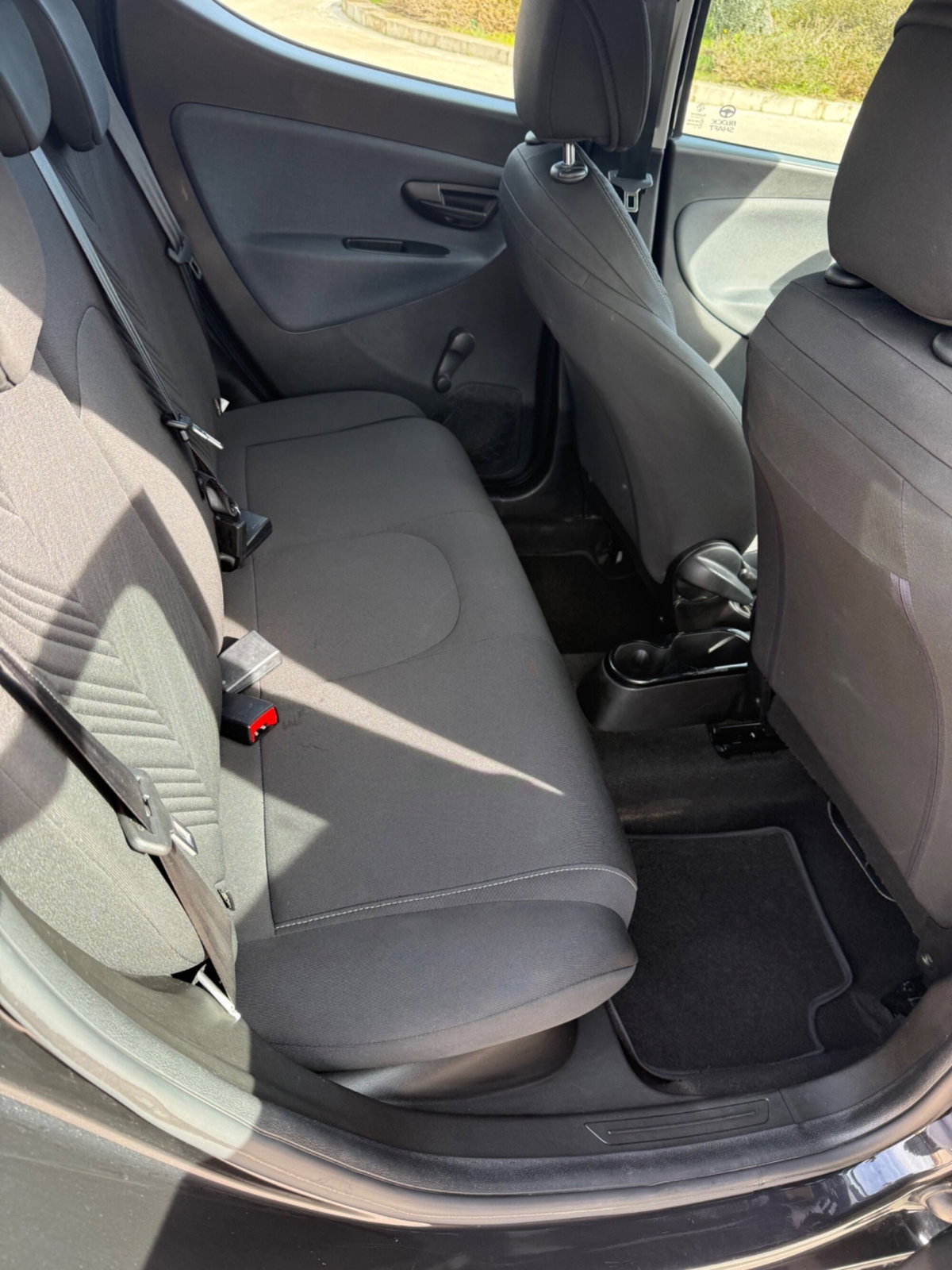 Lancia Ypsilon 1.0 FireFly 5 porte S&S Hybrid Ecochic Silver (9)