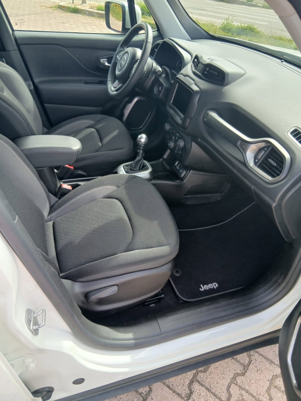 Jeep Renegade 1.6 Mjt 130 CV Limited (7)