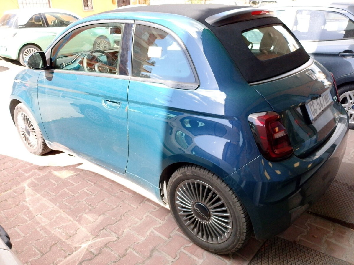 Fiat 500 Cabrio Icon + Cabrio 42 kWh (14)