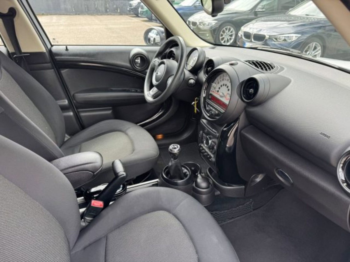 MINI Mini Countryman 1.6 Cooper D Countryman (12)