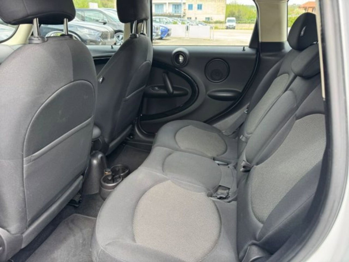 MINI Mini Countryman 1.6 Cooper D Countryman (14)