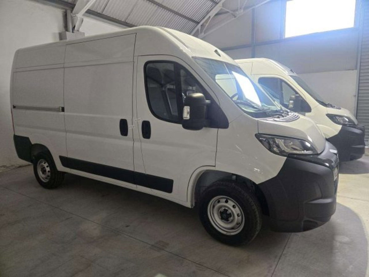 Peugeot Boxer Furgone Heavy 35 L2H2 2.2 diesel 140cv S&S (3)