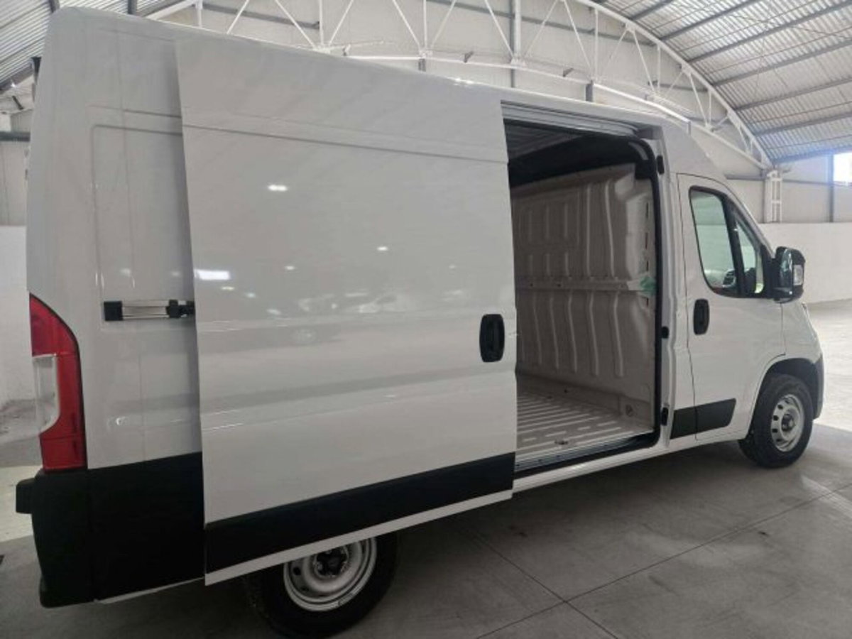 Peugeot Boxer Furgone Heavy 35 L2H2 2.2 diesel 140cv S&S (4)