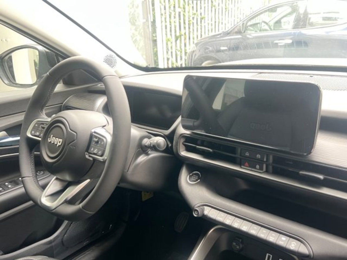 Jeep Avenger 1.2 turbo Summit fwd 100cv (11)