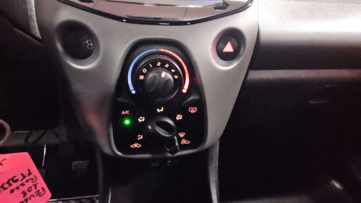 Peugeot 108 72 5 porte Active (13)