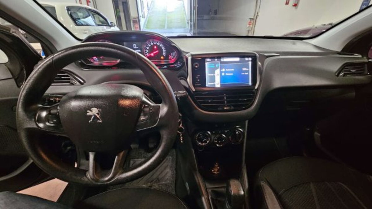 Peugeot 208 82 5 porte Allure (10)
