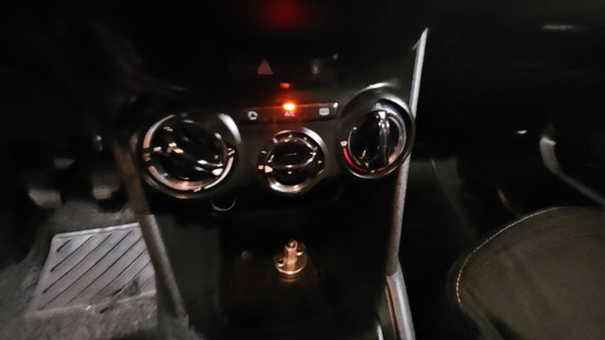 Peugeot 208 82 5 porte Allure (12)