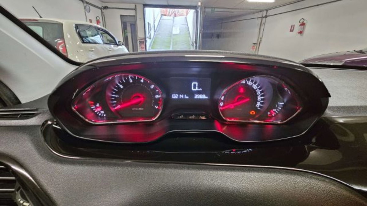 Peugeot 208 82 5 porte Allure (13)