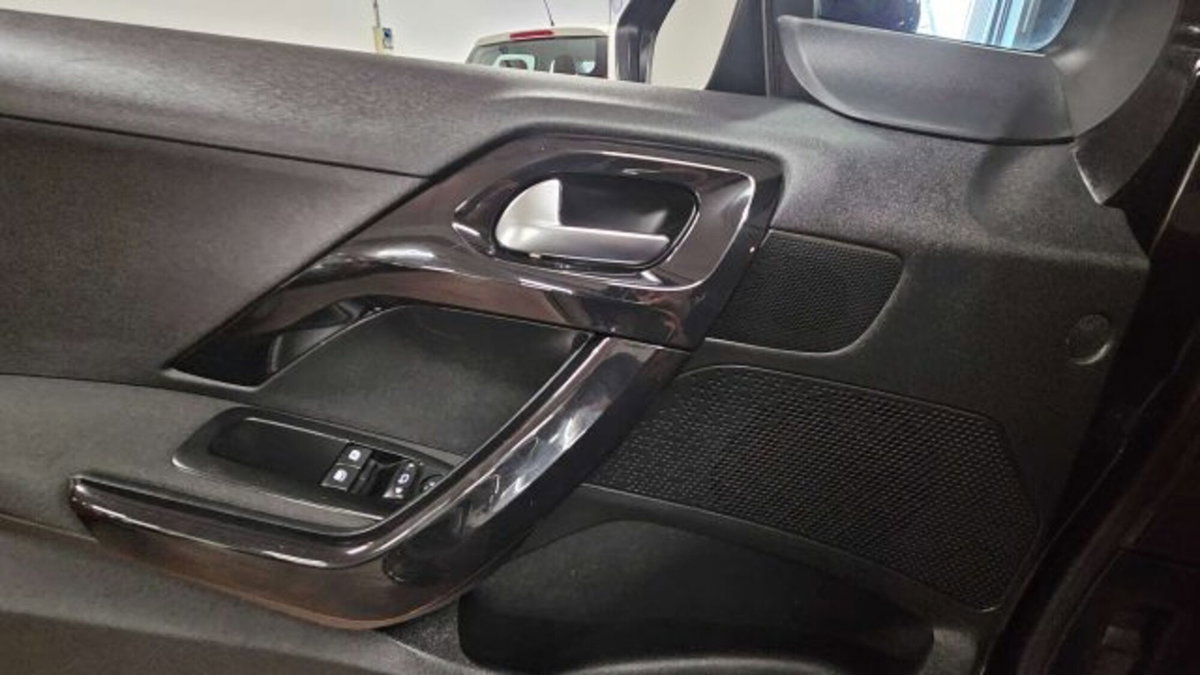 Peugeot 208 82 5 porte Allure (15)